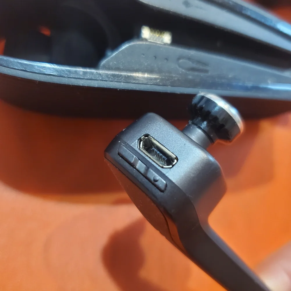 Plantronics Black PITE14 Bluetooth Earpeice With Charging Case/Matching Dock